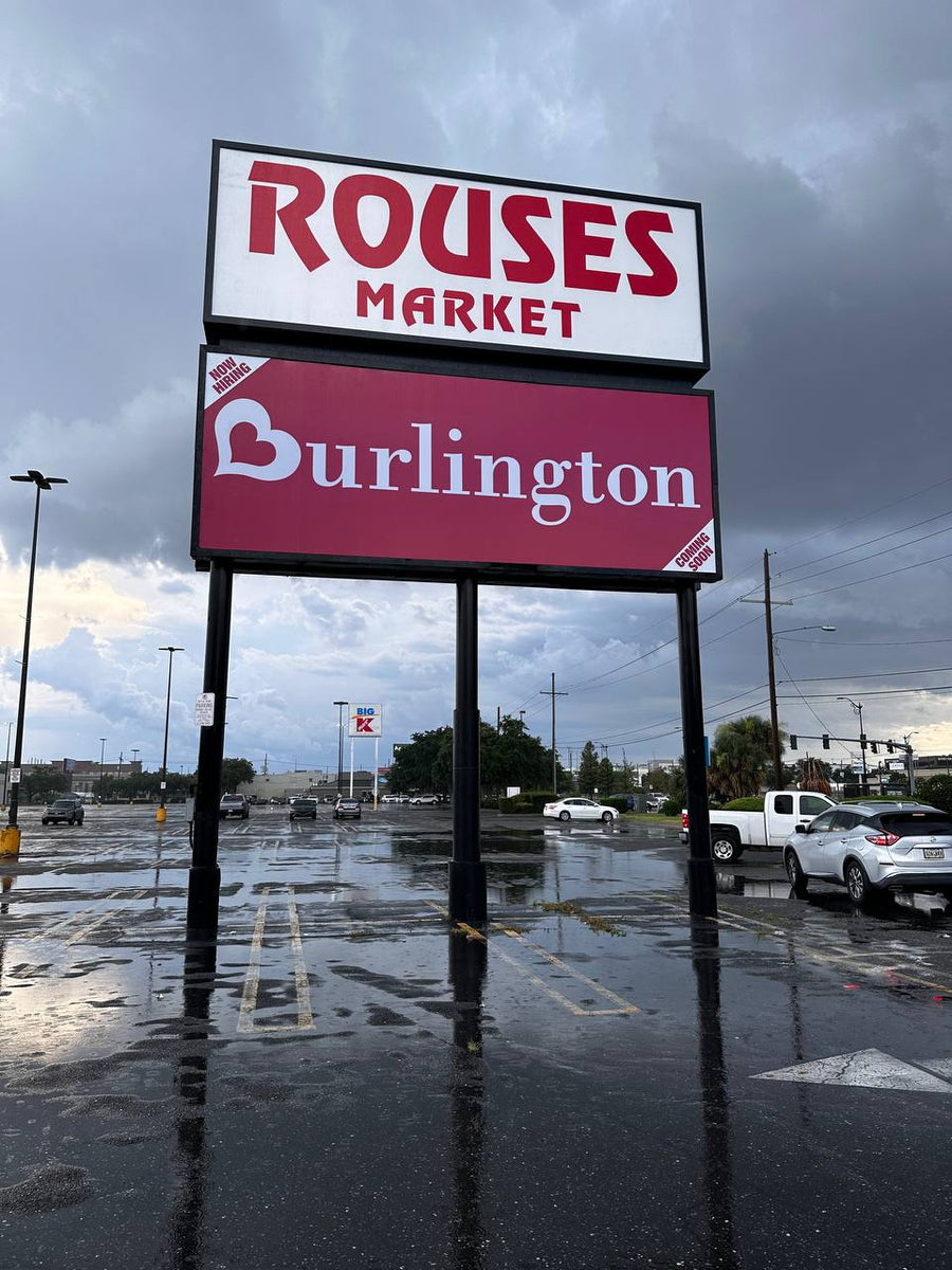 Pole Sign – QUATTRO